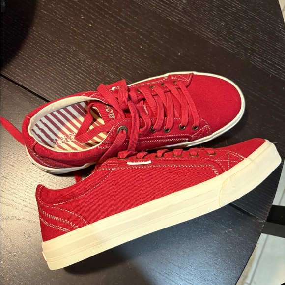 Brand new Taos tennis shoes - Picture 2 of 3